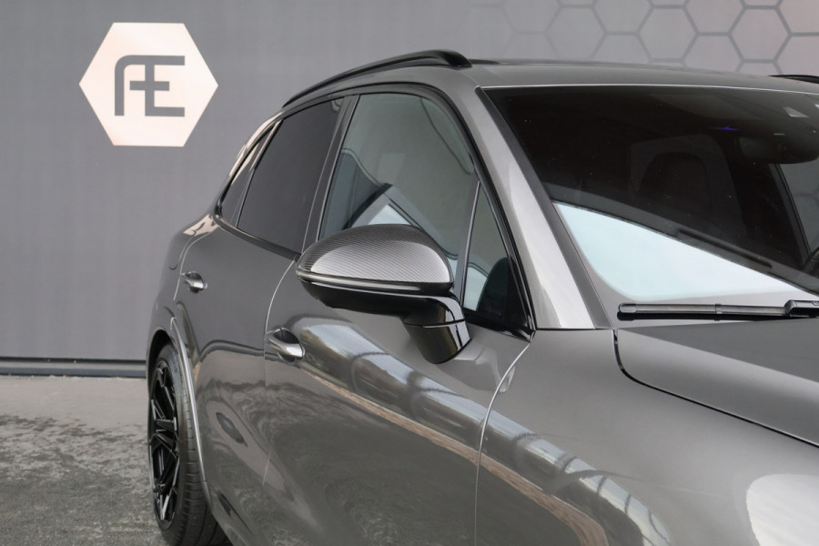 Porsche Cayenne 3.0 E-Hybrid | NP € 222.577,- | KERAMISCHE REMMEN | 40K TECHART | CLANCK AUDIO | FULL PPF | PASM | PDCC | PCCB | PDLS+ | PANORAM INTERIEURPAKKET CARBON | DIMMENDE SPIEGELS | CARBON SPIEGELKAPPEN |