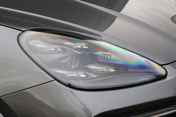 Porsche Cayenne 3.0 E-Hybrid | NP € 222.577,- | KERAMISCHE REMMEN | 40K TECHART | CLANCK AUDIO | FULL PPF | PASM | PDCC | PCCB | PDLS+ | PANORAM INTERIEURPAKKET CARBON | DIMMENDE SPIEGELS | CARBON SPIEGELKAPPEN |