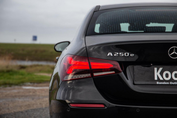 Mercedes-Benz A-Klasse 250 e Business Solution Luxury Limited AUTOMAAT / LEDER / CRUISE CONTROLE / CAMERA / CARPLAY