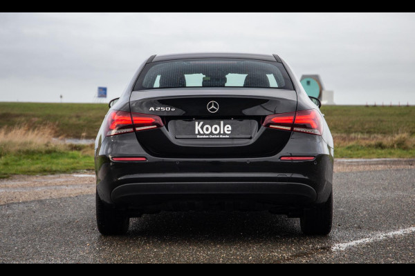 Mercedes-Benz A-Klasse 250 e Business Solution Luxury Limited AUTOMAAT / LEDER / CRUISE CONTROLE / CAMERA / CARPLAY