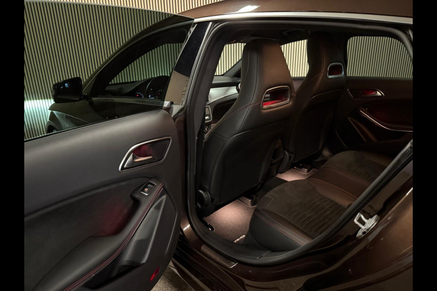 Mercedes-Benz CLA-Klasse Shooting Brake 180 AMG STYLING-CAMERA-TREKHAAK-SFEER-COMPLEET