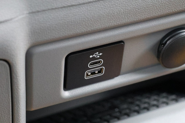 Ford Transit Custom 320 2.0 TDCI 170 PK L2H1 Limited DC | Dubbel Cabine | ACC | Blind Spot | Navigatie | Camera | CarPlay | Lane Assist | Stoelverwa Trekhaak | BPM VRIJ