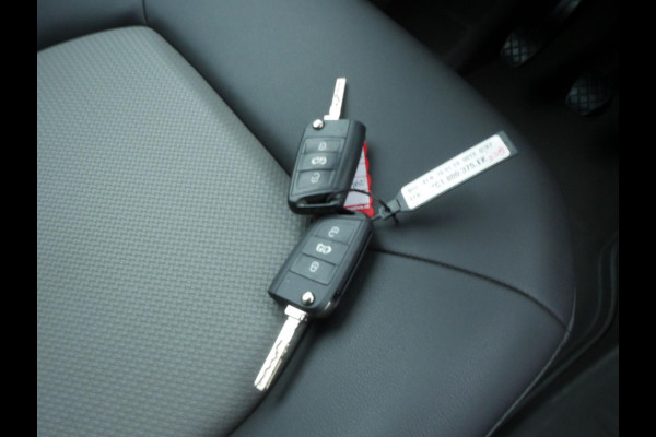 Volkswagen Crafter 2.0 TDI L3H3 AC Nav 28000km!