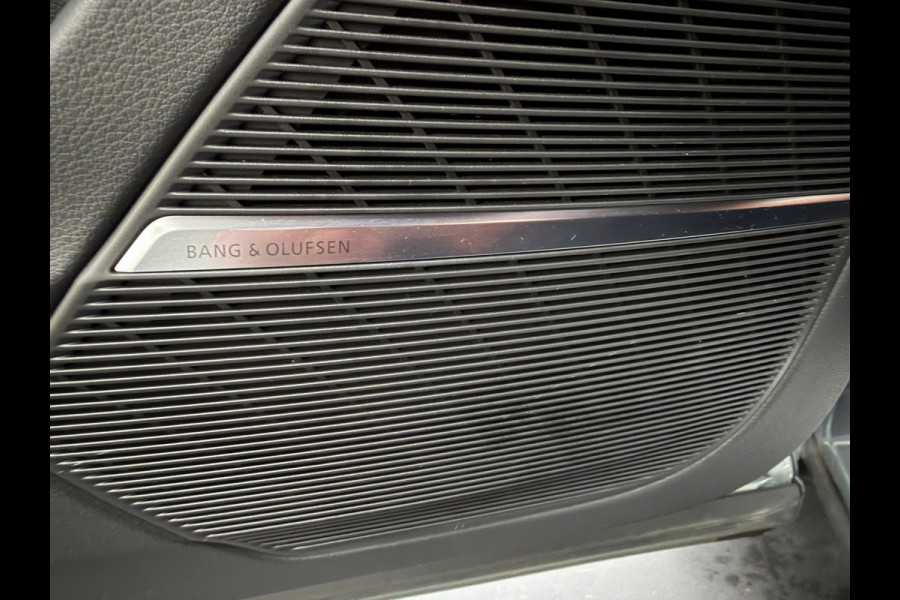 Audi Q8 4.0 TFSI RS Q8 quattro | Pano | HUD | B&O | Nieuwstaat