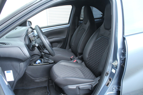 Toyota Aygo X 1.0 VVT-i 73pk Premium AUTOMAAT NL-Auto NAP Clima Cruise JBL Navi Camera Carplay 18"LMV Keyless Stoelverwarming