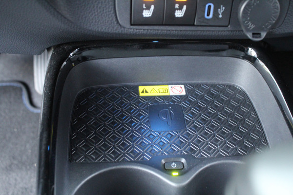 Toyota Aygo X 1.0 VVT-i 73pk Premium AUTOMAAT NL-Auto NAP Clima Cruise JBL Navi Camera Carplay 18"LMV Keyless Stoelverwarming