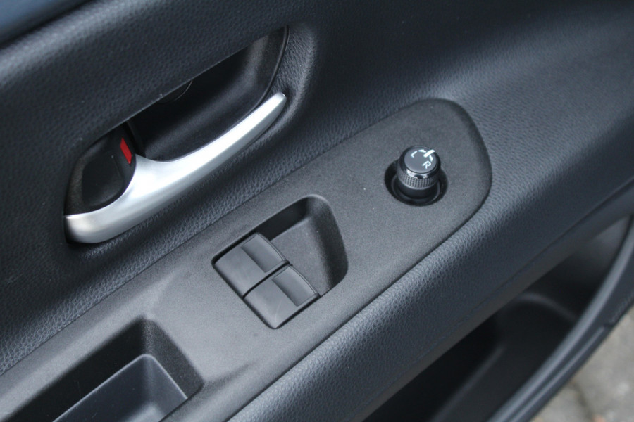 Toyota Aygo X 1.0 VVT-i 73pk Premium AUTOMAAT NL-Auto NAP Clima Cruise JBL Navi Camera Carplay 18"LMV Keyless Stoelverwarming