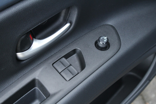 Toyota Aygo X 1.0 VVT-i 73pk Premium AUTOMAAT NL-Auto NAP Clima Cruise JBL Navi Camera Carplay 18"LMV Keyless Stoelverwarming