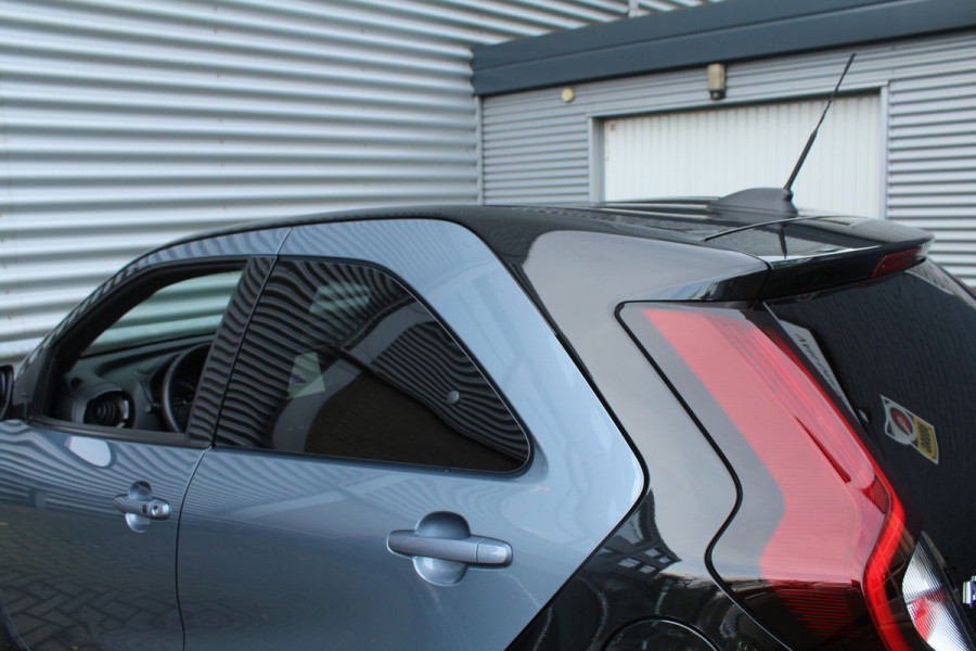 Toyota Aygo X 1.0 VVT-i 73pk Premium AUTOMAAT NL-Auto NAP Clima Cruise JBL Navi Camera Carplay 18"LMV Keyless Stoelverwarming