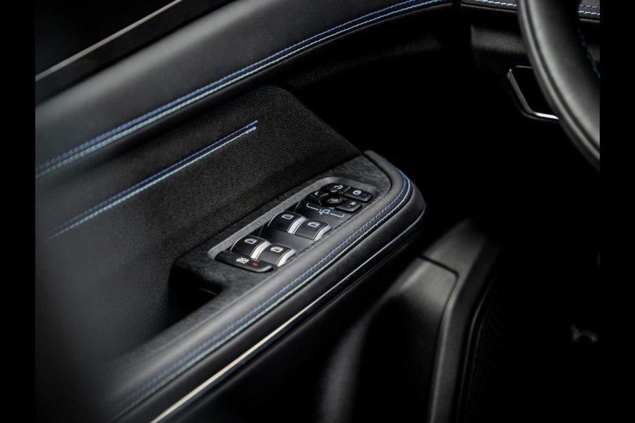 Lynk & Co 01 1.5 Plug-In Hybrid 262pk 360 Camera|Zwarte Hemel|Panoramadak