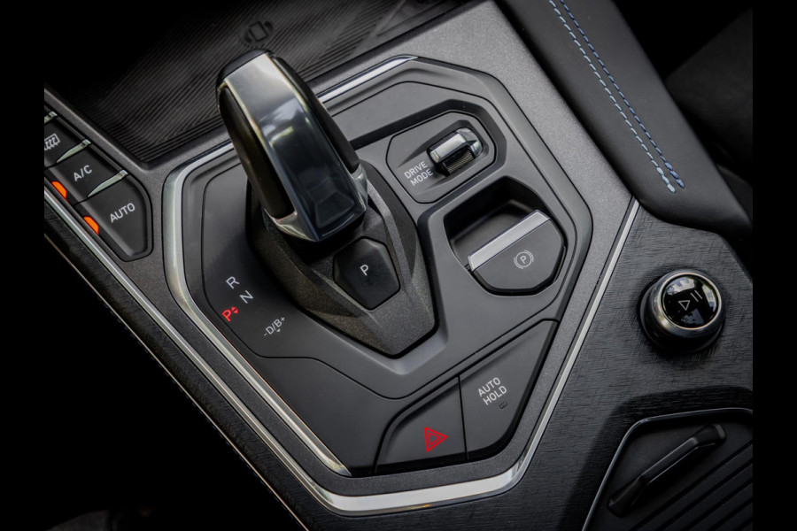 Lynk & Co 01 1.5 Plug-In Hybrid 262pk 360 Camera|Zwarte Hemel|Panoramadak