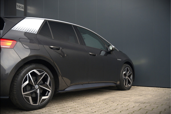 Volkswagen ID.3 First Plus 58 kWh | Stoelverwarming | Stuurverwarming | Camera | Adaptive Cruise Control | Navigatie | Standkachel | Keyless | Parkeersensoren | LED | Apple Carplay | BTW |