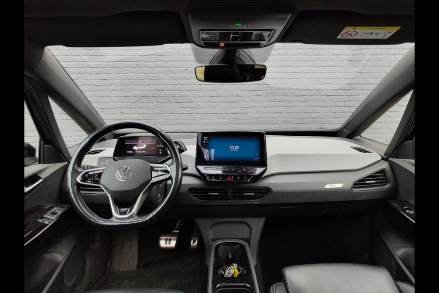 Volkswagen ID.3 First Max 58kWh Pano-dak Adap.Cruise Apple Carplay Android Camera PDC Ergo Active-Stoel Navi-Pro Ecc Stoel-Stuurverwarming Elek.Stoelen Lmv Privacy Glas Keyless Advanced Led-Achterlicht dynamisch Matrix Led Origineel Nederlandse Auto Zeer compleet Nieuwprijs €49.176,-