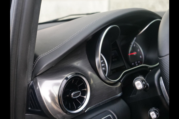 Mercedes-Benz V-Klasse V300d | 7persoons | Exclusive | panorama | burmester | gekoelde stoelen | Vol!!