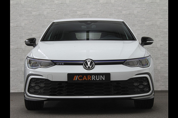 Volkswagen Golf 1.4 eHybrid GTE | IQ-Light | ACC | 19'' | GTI Diffuser | Trekhaak | Stuurwielverwarming | Achteruitrij-Camera | 3-Zone Clima | Carplay | Sfeerverlichting | Draadloos Laden |