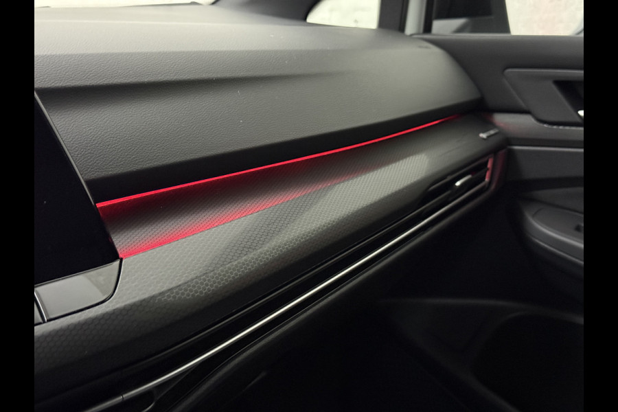 Volkswagen Golf 1.4 eHybrid GTE | IQ-Light | ACC | 19'' | GTI Diffuser | Trekhaak | Stuurwielverwarming | Achteruitrij-Camera | 3-Zone Clima | Carplay | Sfeerverlichting | Draadloos Laden |