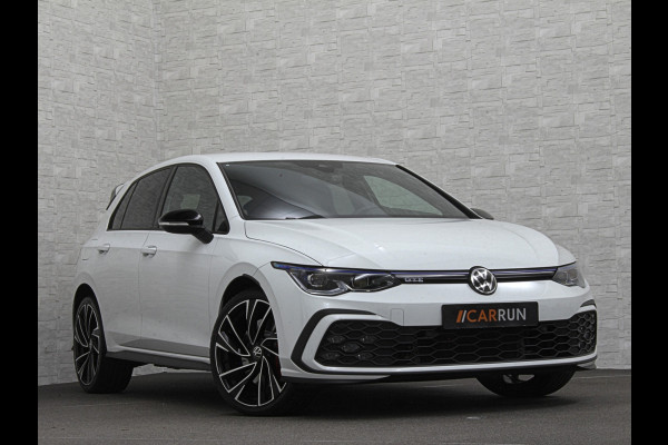 Volkswagen Golf 1.4 eHybrid GTE | IQ-Light | ACC | 19'' | GTI Diffuser | Trekhaak | Stuurwielverwarming | Achteruitrij-Camera | 3-Zone Clima | Carplay | Sfeerverlichting | Draadloos Laden |