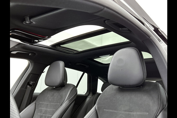 Mercedes-Benz C-Klasse Estate 300 e AMG Plug-In Hybride AMG Line | Trekhaak | Panorama Schuif-Kanteldak | Digital Licht | Rijassistentiepakket Plus incl. PRE-SAFE Inclusief 24 maanden MB Certified garantie voor Europa.