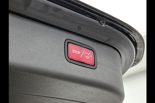 Mercedes-Benz C-Klasse Estate 300 e AMG Plug-In Hybride AMG Line | Trekhaak | Panorama Schuif-Kanteldak | Digital Licht | Rijassistentiepakket Plus incl. PRE-SAFE Inclusief 24 maanden MB Certified garantie voor Europa.