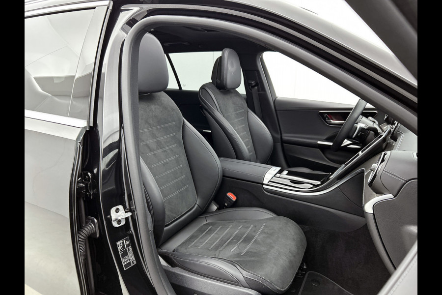 Mercedes-Benz C-Klasse Estate 300 e AMG Plug-In Hybride AMG Line | Trekhaak | Panorama Schuif-Kanteldak | Digital Licht | Rijassistentiepakket Plus incl. PRE-SAFE Inclusief 24 maanden MB Certified garantie voor Europa.