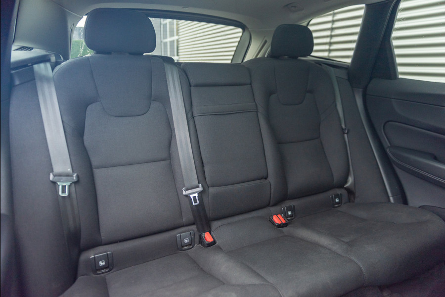 Volvo XC60 T6 Aut. LongRange Inscription Trekhaak Parkeercamera 350pk