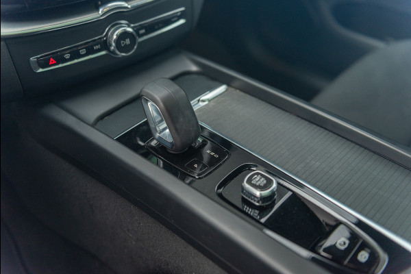 Volvo XC60 T6 Aut. LongRange Inscription Trekhaak Parkeercamera 350pk