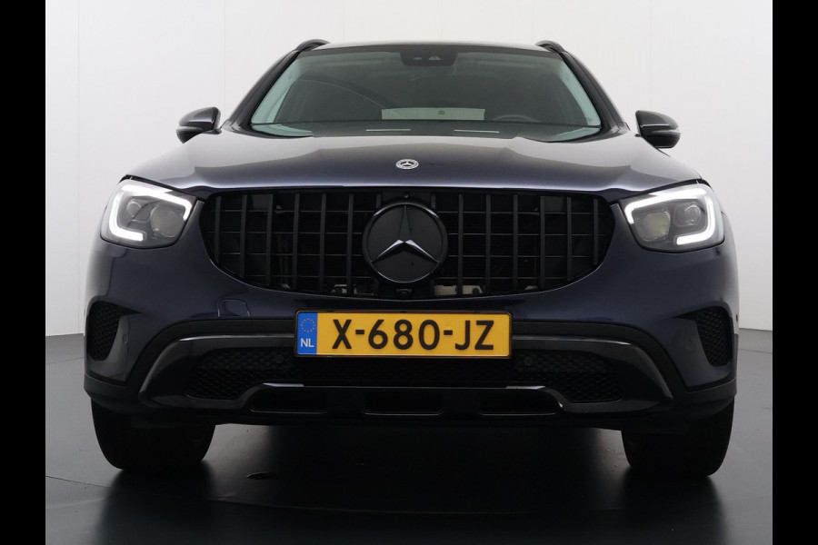 Mercedes-Benz GLC 300e 4MATIC Premium Plus VAN: €42.900,- VOOR: €39.877,- UW EINDEJAARSVOORDEEL: €3.023,- | PHEV PLUG-IN HYBRIDE | MEGA VETTE AUTO | PANORAMA DAK | 20INCH | CAMERA | ELEKTRISCHE KLEP | KEYLESS ENTRY + START | DODEHOEK | RIJKLAAR + 12 MND BOVAG GARANTIE!