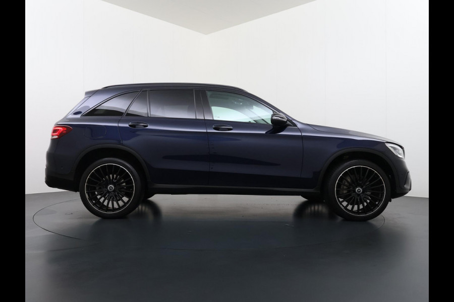 Mercedes-Benz GLC 300e 4MATIC Premium Plus VAN: €42.900,- VOOR: €39.877,- UW EINDEJAARSVOORDEEL: €3.023,- | PHEV PLUG-IN HYBRIDE | MEGA VETTE AUTO | PANORAMA DAK | 20INCH | CAMERA | ELEKTRISCHE KLEP | KEYLESS ENTRY + START | DODEHOEK | RIJKLAAR + 12 MND BOVAG GARANTIE!