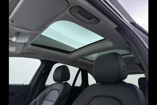 Mercedes-Benz GLC 300e 4MATIC Premium Plus VAN: €42.900,- VOOR: €39.877,- UW EINDEJAARSVOORDEEL: €3.023,- | PHEV PLUG-IN HYBRIDE | MEGA VETTE AUTO | PANORAMA DAK | 20INCH | CAMERA | ELEKTRISCHE KLEP | KEYLESS ENTRY + START | DODEHOEK | RIJKLAAR + 12 MND BOVAG GARANTIE!