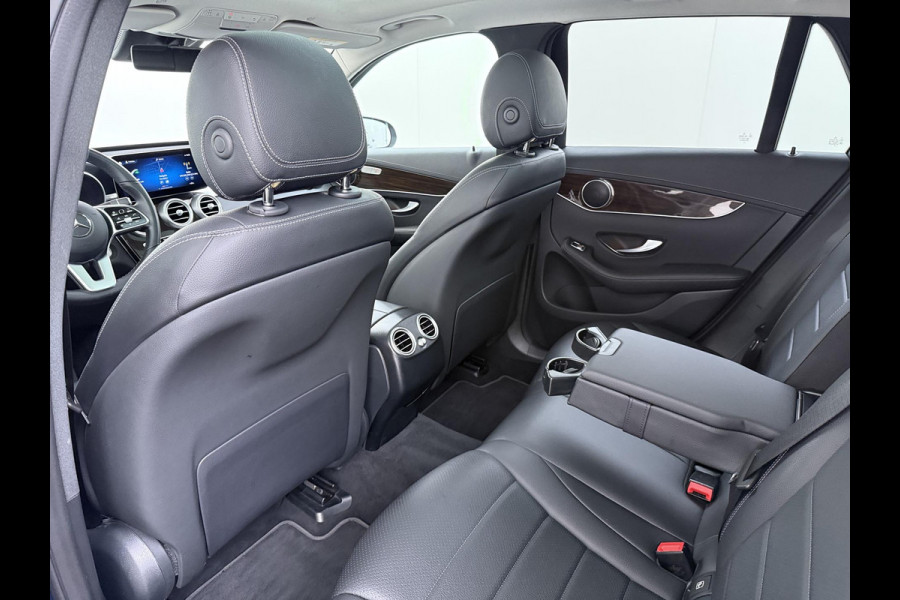 Mercedes-Benz GLC 300e 4MATIC Premium Plus VAN: €42.900,- VOOR: €39.877,- UW EINDEJAARSVOORDEEL: €3.023,- | PHEV PLUG-IN HYBRIDE | MEGA VETTE AUTO | PANORAMA DAK | 20INCH | CAMERA | ELEKTRISCHE KLEP | KEYLESS ENTRY + START | DODEHOEK | RIJKLAAR + 12 MND BOVAG GARANTIE!