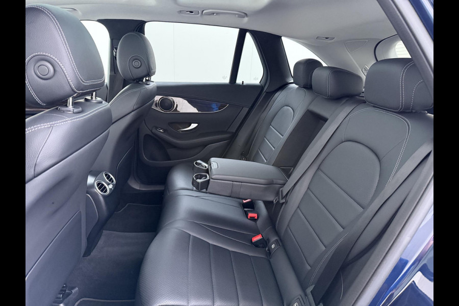 Mercedes-Benz GLC 300e 4MATIC Premium Plus VAN: €42.900,- VOOR: €39.877,- UW EINDEJAARSVOORDEEL: €3.023,- | PHEV PLUG-IN HYBRIDE | MEGA VETTE AUTO | PANORAMA DAK | 20INCH | CAMERA | ELEKTRISCHE KLEP | KEYLESS ENTRY + START | DODEHOEK | RIJKLAAR + 12 MND BOVAG GARANTIE!