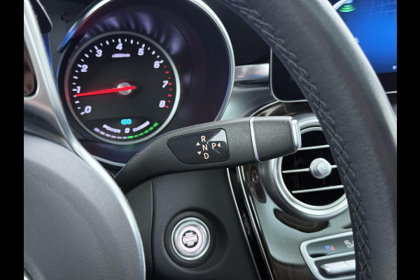 Mercedes-Benz GLC 300e 4MATIC Premium Plus VAN: €42.900,- VOOR: €39.877,- UW EINDEJAARSVOORDEEL: €3.023,- | PHEV PLUG-IN HYBRIDE | MEGA VETTE AUTO | PANORAMA DAK | 20INCH | CAMERA | ELEKTRISCHE KLEP | KEYLESS ENTRY + START | DODEHOEK | RIJKLAAR + 12 MND BOVAG GARANTIE!