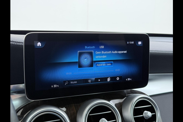 Mercedes-Benz GLC 300e 4MATIC Premium Plus VAN: €42.900,- VOOR: €39.877,- UW EINDEJAARSVOORDEEL: €3.023,- | PHEV PLUG-IN HYBRIDE | MEGA VETTE AUTO | PANORAMA DAK | 20INCH | CAMERA | ELEKTRISCHE KLEP | KEYLESS ENTRY + START | DODEHOEK | RIJKLAAR + 12 MND BOVAG GARANTIE!