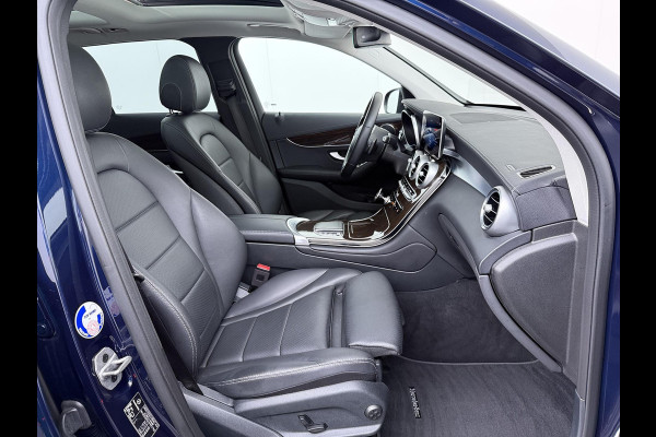 Mercedes-Benz GLC 300e 4MATIC Premium Plus VAN: €42.900,- VOOR: €39.877,- UW EINDEJAARSVOORDEEL: €3.023,- | PHEV PLUG-IN HYBRIDE | MEGA VETTE AUTO | PANORAMA DAK | 20INCH | CAMERA | ELEKTRISCHE KLEP | KEYLESS ENTRY + START | DODEHOEK | RIJKLAAR + 12 MND BOVAG GARANTIE!