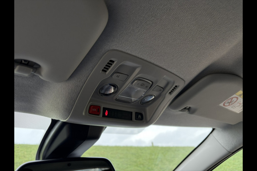 Citroën C3 1.2 PureTech Max OUTLET | SUPERDEAL | OPRUIMING Parkeer Camera | Apple Carplay | Keyless Entry | 16'' LMV |