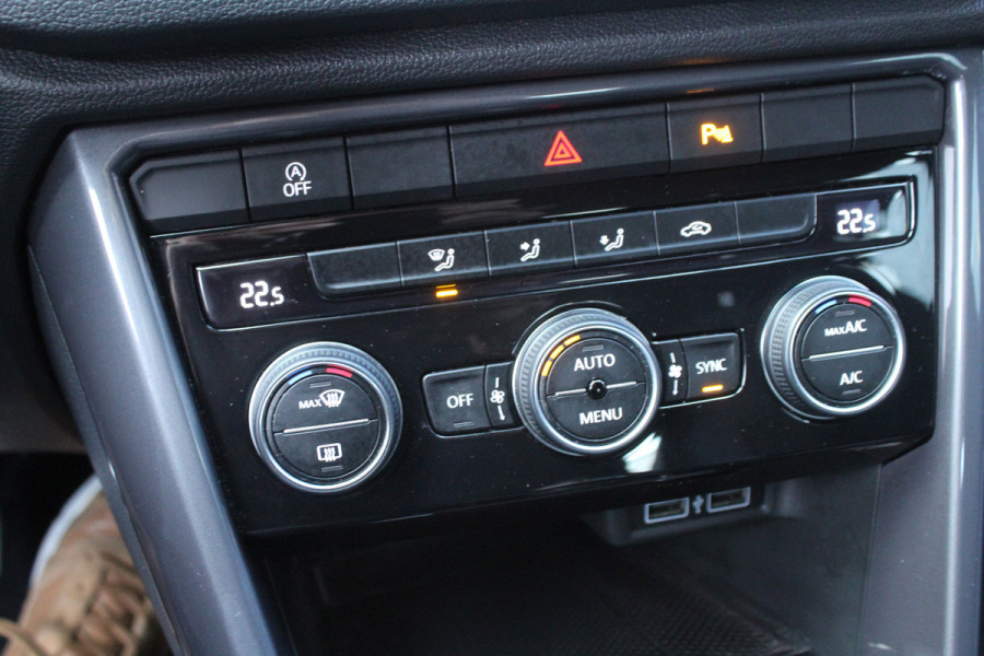 Volkswagen T-Roc 1.5 TSI 150pk Sport R Line NL-Auto NAP Clima Cruise Navi Camera Dig. Cockpit Keyless 18"LMV