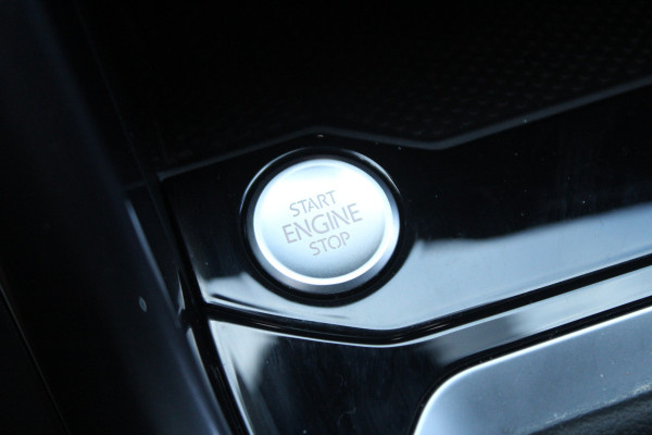 Volkswagen T-Roc 1.5 TSI 150pk Sport R Line NL-Auto NAP Clima Cruise Navi Camera Dig. Cockpit Keyless 18"LMV