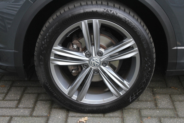 Volkswagen T-Roc 1.5 TSI 150pk Sport R Line NL-Auto NAP Clima Cruise Navi Camera Dig. Cockpit Keyless 18"LMV