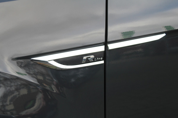 Volkswagen T-Roc 1.5 TSI 150pk Sport R Line NL-Auto NAP Clima Cruise Navi Camera Dig. Cockpit Keyless 18"LMV