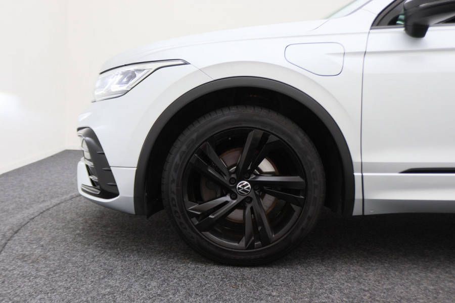 Volkswagen Tiguan 1.4 TSI eHybrid R-Line Business+ IQ-Light, Virtual Cockpit, ACC, Winterpakket, Apple Carplay, PDC, 20''