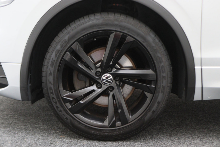 Volkswagen Tiguan 1.4 TSI eHybrid R-Line Business+ IQ-Light, Virtual Cockpit, ACC, Winterpakket, Apple Carplay, PDC, 20''