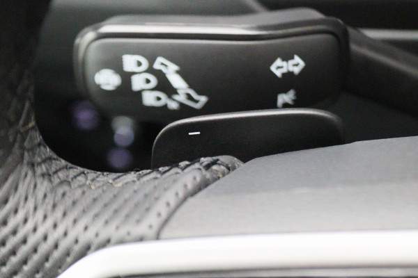 Volkswagen Tiguan 1.4 TSI eHybrid R-Line Business+ IQ-Light, Virtual Cockpit, ACC, Winterpakket, Apple Carplay, PDC, 20''