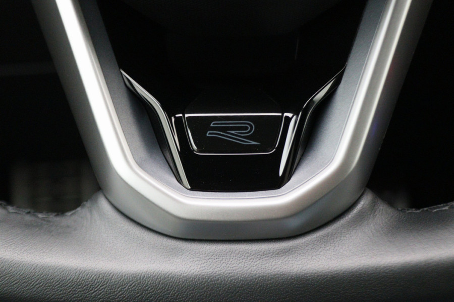 Volkswagen Tiguan 1.4 TSI eHybrid R-Line Business+ IQ-Light, Virtual Cockpit, ACC, Winterpakket, Apple Carplay, PDC, 20''