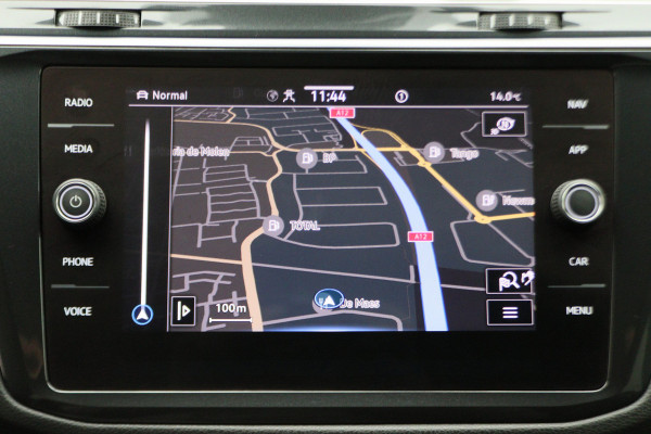 Volkswagen Tiguan 1.4 TSI eHybrid R-Line Business+ IQ-Light, Virtual Cockpit, ACC, Winterpakket, Apple Carplay, PDC, 20''