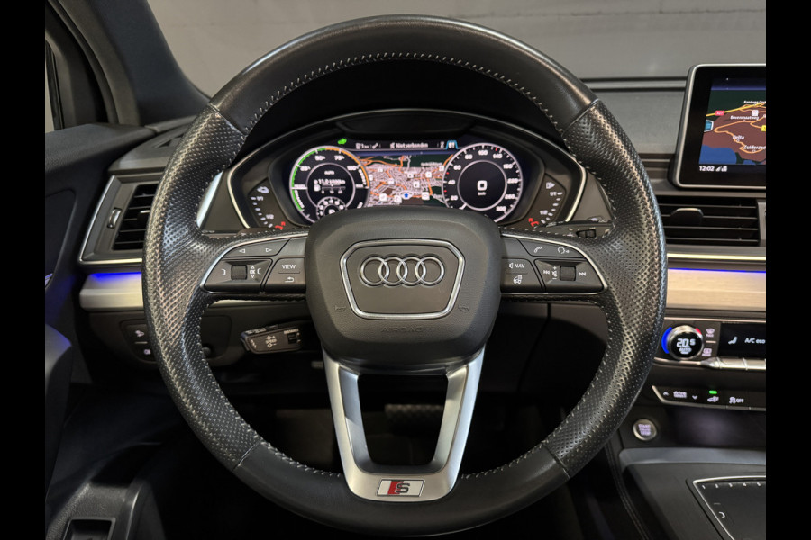 Audi Q5 55 TFSI e quattro Competition | 2x S-Line | Panoramadak | Wegkl. trekhaak | Ambianceverlichting | Adaptive cruise | Carplay | Camera
