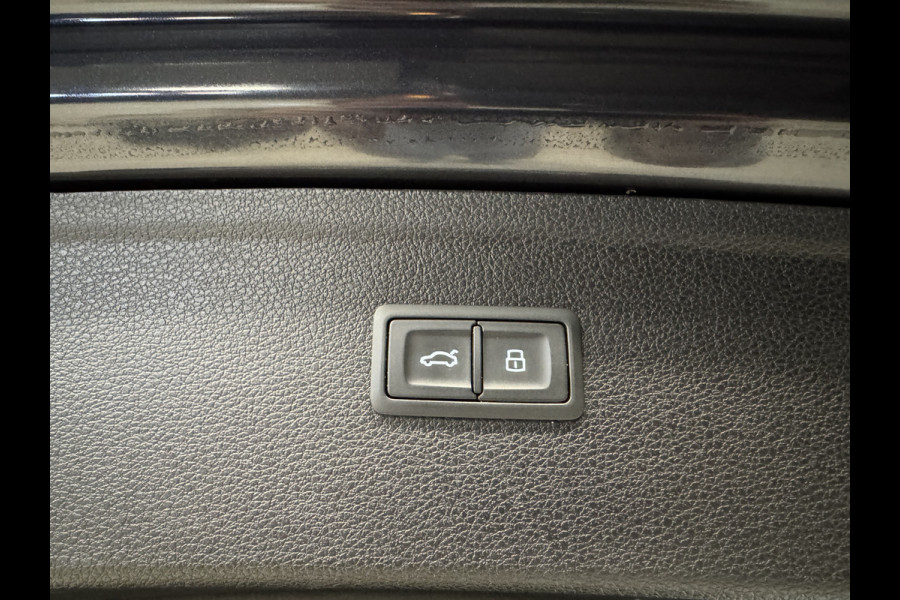 Audi Q5 55 TFSI e quattro Competition | 2x S-Line | Panoramadak | Wegkl. trekhaak | Ambianceverlichting | Adaptive cruise | Carplay | Camera