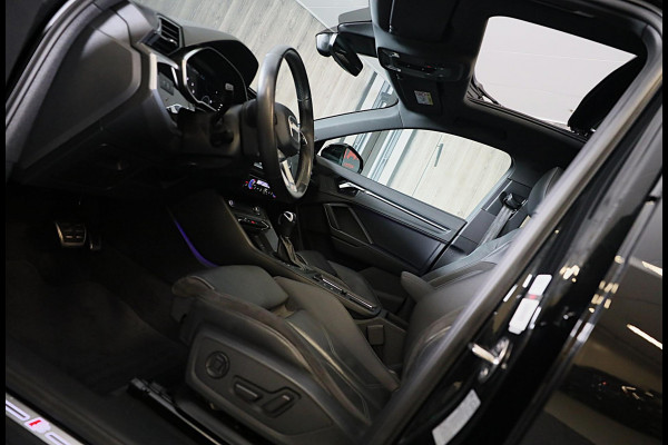 Audi Q3 45 TFSI e S Line Competition / SONOS / Memory / Camera / Lane Assist / Open Panoramadak / Led / Pdc / 21 Inch