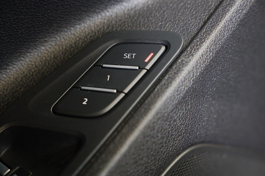 Audi Q3 45 TFSI e S Line Competition / SONOS / Memory / Camera / Lane Assist / Open Panoramadak / Led / Pdc / 21 Inch