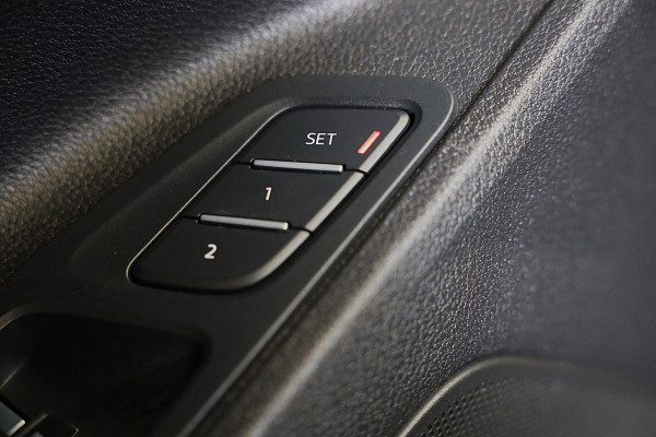 Audi Q3 45 TFSI e S Line Competition / SONOS / Memory / Camera / Lane Assist / Open Panoramadak / Led / Pdc / 21 Inch
