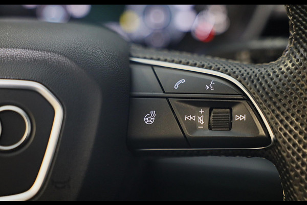 Audi Q3 45 TFSI e S Line Competition / SONOS / Memory / Camera / Lane Assist / Open Panoramadak / Led / Pdc / 21 Inch